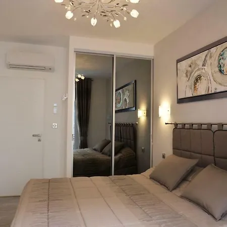 Two Bedroom Hoche Apartman Cannes